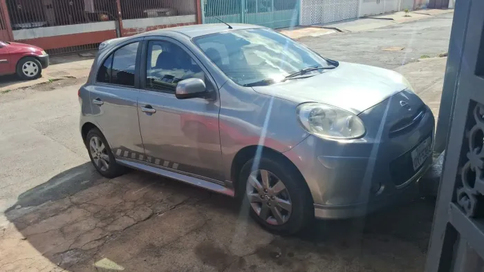 Nissan March SR 1.6 16V Flex Fuel 5P 2014