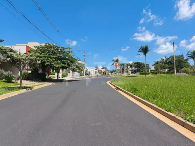 Terreno à Venda no Condomínio Village São Carlos IV