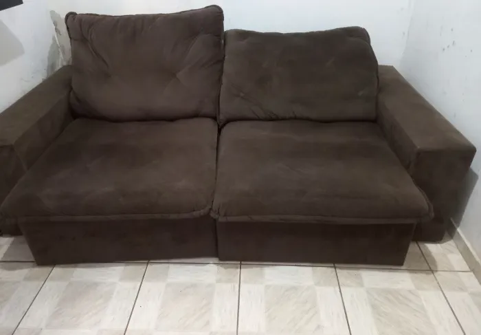Sofa retrátil veludo.