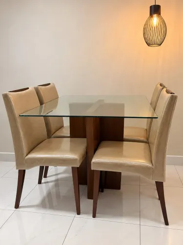 Conjunto de mesa de jantar com 4 cadeiras