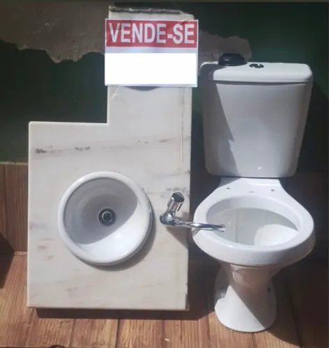 Kit Banheiro Usado: Vaso Sanitário + Pia em Bom Estado.