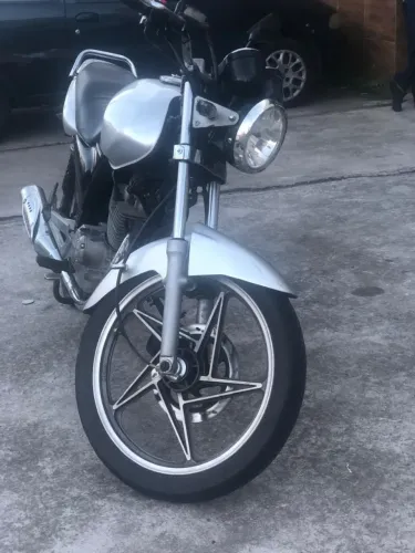 Suzuki yes bem conservada