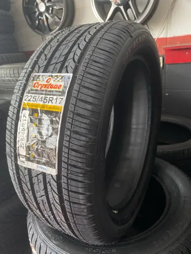 Pneu 225/45r17 remolde novo 