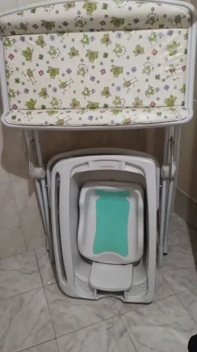 Banheira com trocador semi novo