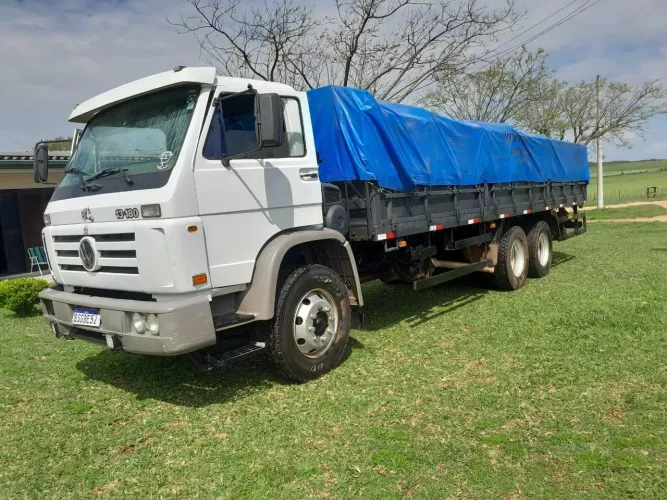 Caminhão Graneleiro Volkswagen 13-180 Truck