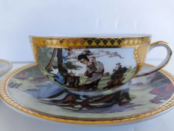 Par de xicaras de chá litofania gueixa - Italy gold