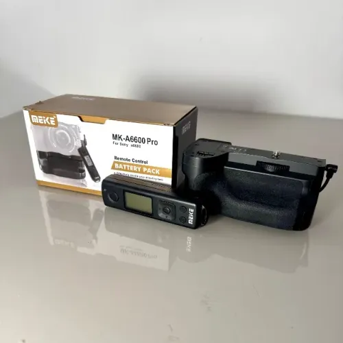 Sony a6600 Baterry Grip e Controle Meike (Novo)