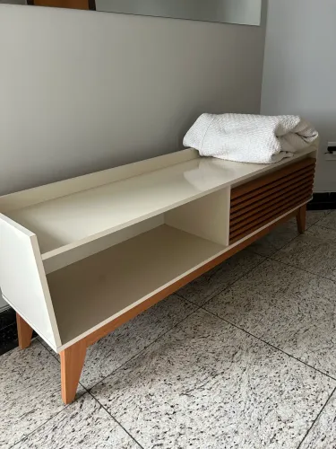 Rack para tv / OFF white com cedro natural