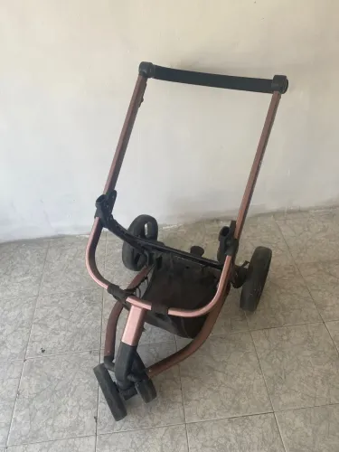 Carrinho baby color com bebê conforto