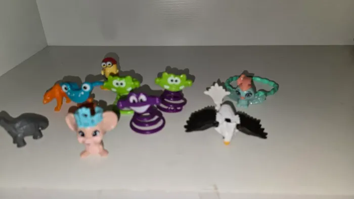 Brinquedos vintage, kinder ovo anos 2000