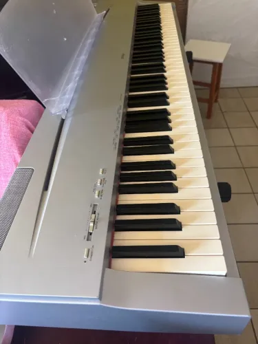 PIANO ELÉTRICO YAMAHA P-70