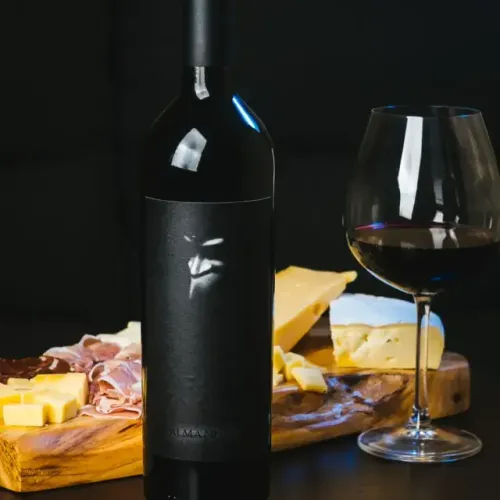 Vinho Argentino Alma Negra: Mistério, Elegância e Paixão em Cada Taça