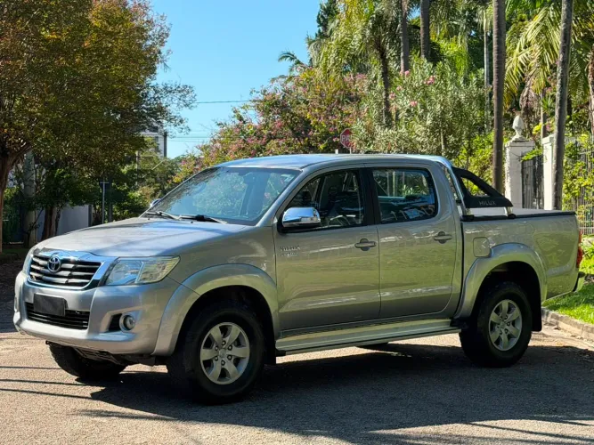 Toyota Hilux CD SRV 4X2 2.7 Flex 16V Aut. 2015
