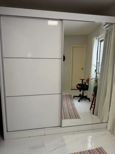 Guarda Roupa com espelho