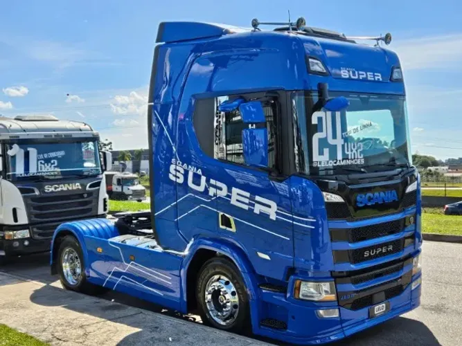 Scania R460 4x2 Super Ano 24 Automático Ar Condicionado Rodas de Alumínio Externas