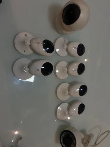 Uma unidade Câmera EZVIZ c/ cartão de memória 32 e 64GB