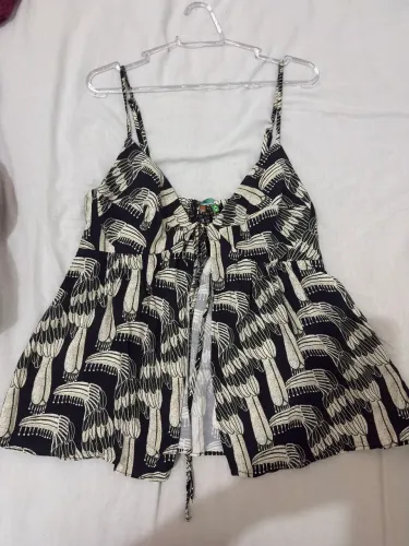 Blusa farm amarração estampa tucanario