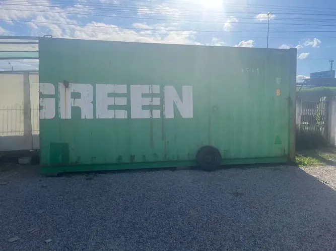 Container de 6 m cortado ao meio 5. 500