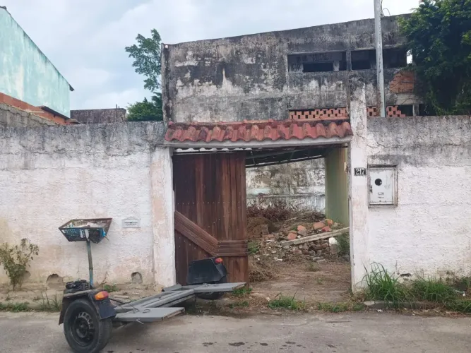 Terreno Sepetiba com 255 metros planos e murado Rua Ary Chagas 217 valor 125 000.00
