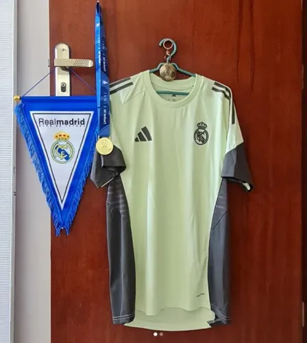 Camisa original de treino Real Madrid
