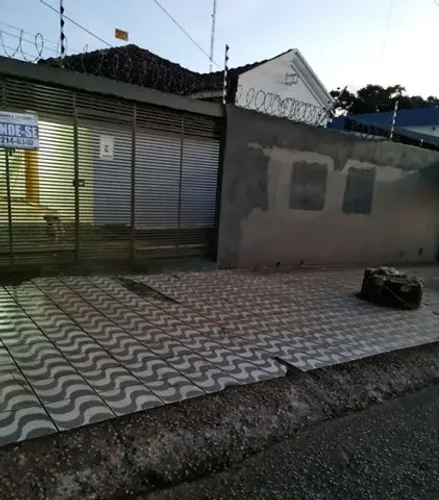 Vendo uma Casa na Rua Afonso Pena
