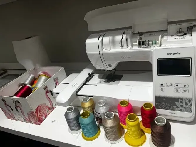 Máquina de Bordar Brother PE 810l