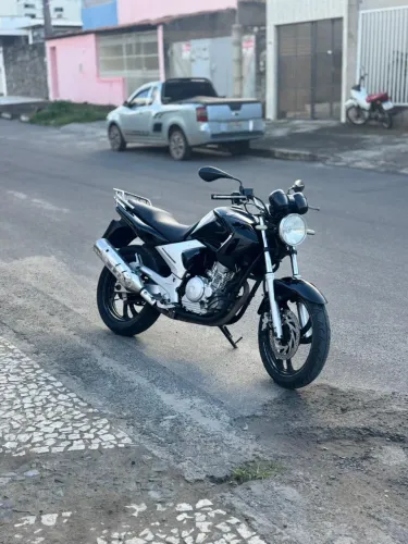 FAZER 250 conservada