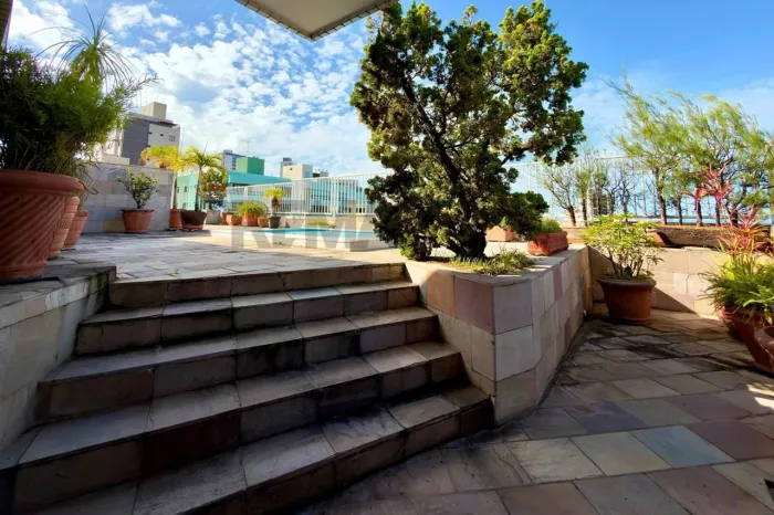 Cobertura de alto padrão para locação em Tambaú | 427 m² | Vista para o mar