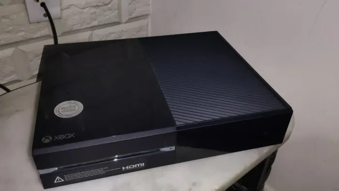 Xbox one 500GB + 3 controles 