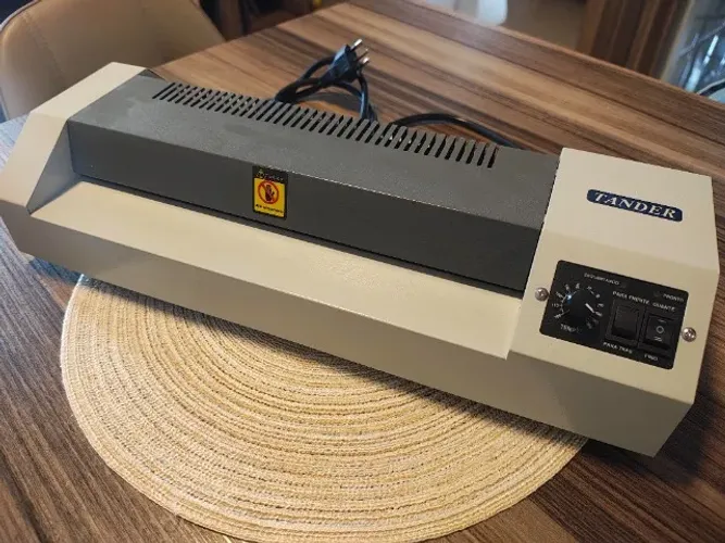 Plastificadora Semi-Industrial Tander 127V Térmica com Controle de Temperatura