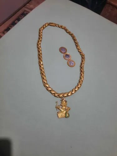 Cordão de moedas antigas 