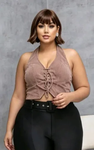 Blusa frente Única Plus Size de Veludo c/bojo Abertura na parte da frente c/ilhos 