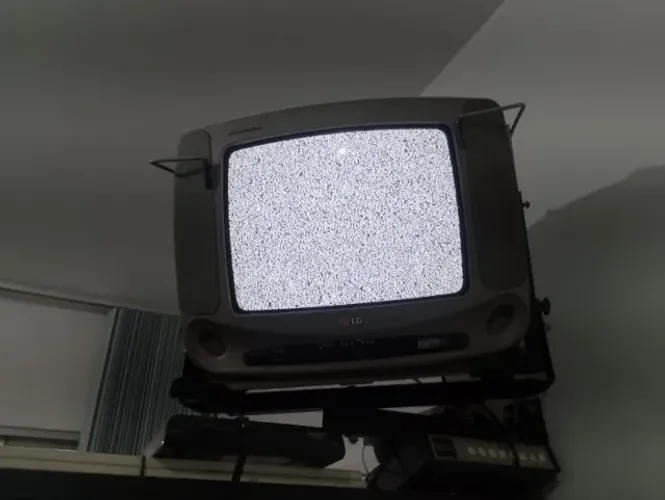 TV LG Cinemaster CP-14S86 14" Tubo CRT Funcionando + Suporte