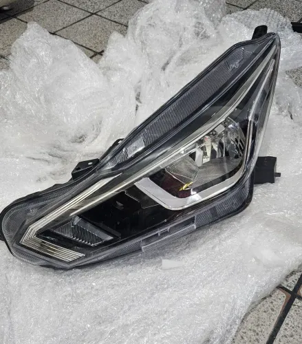 Farol Nissan Versa 2022 Lado Motorista