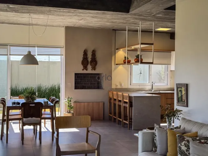 Casa frente lago mobiliada e decorada com 03 dormitórios á venda no Condomínio Acqualina B