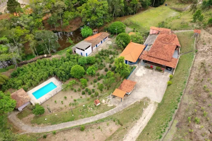 Fazenda / Sítios / Chácaras com 9 quartos à venda em Bom Jesus Do Amparo