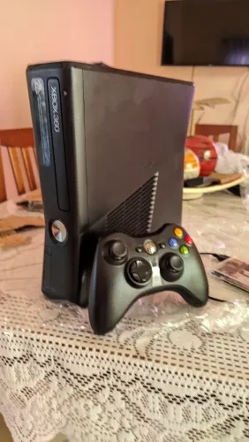 Xbox 360 1tb 141 jogos Em ótimo Estado.