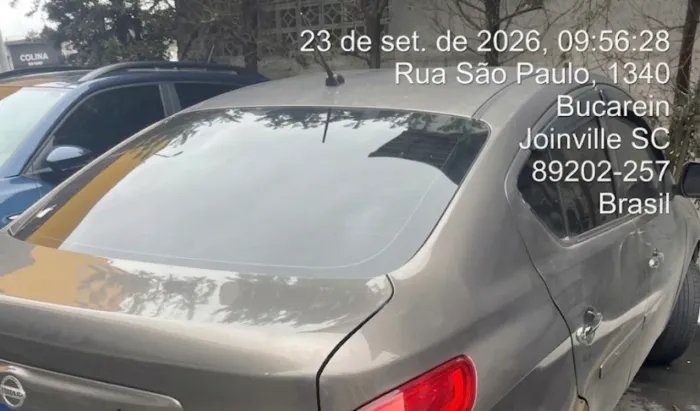 Espaço Publicitário no Vidro Traseiro de Uber - Alta Visibilidade