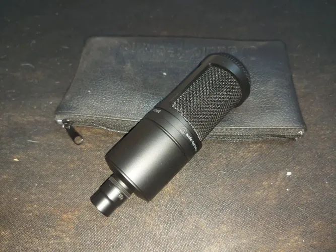 Microfone Audiotechnica At2020 Preto Cardioide Xlr