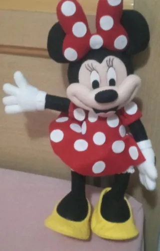 Boneca de feltro Minnie
