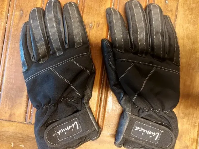 Luva para motociclista, marca Lúmica
