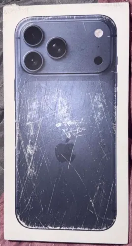 Iphone 17 Pro Max lacrado 