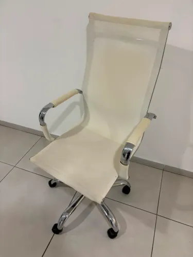 Cadeira de escritório giratória