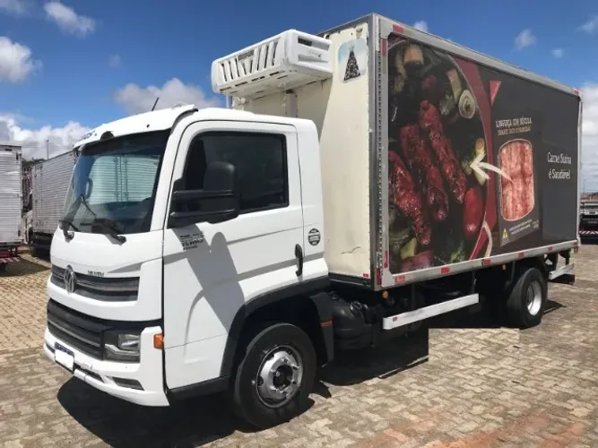 VOLKSWAGEN 11.180 DELIVERY PRIME COM BAÚ FRIGORÍFICO.