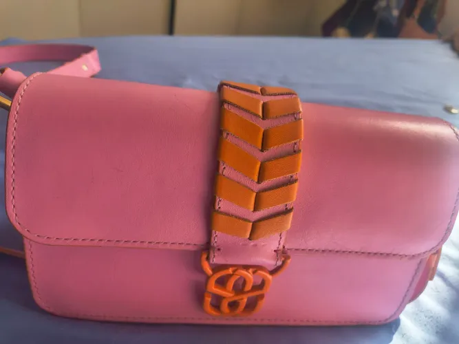 Bolsa Schutz couro