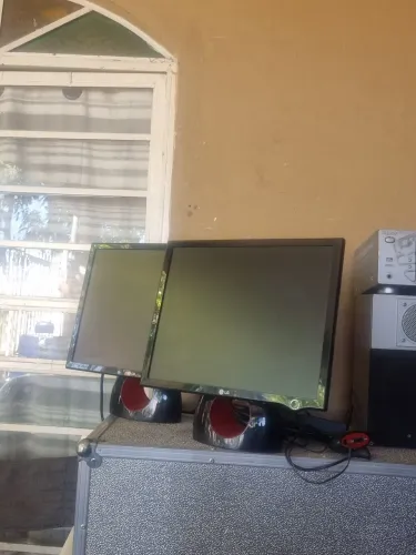 2 monitores lg retro 20 pl