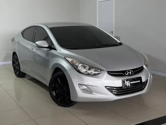 Hyundai Elantra GLS 1.8 16V Aut. 2013