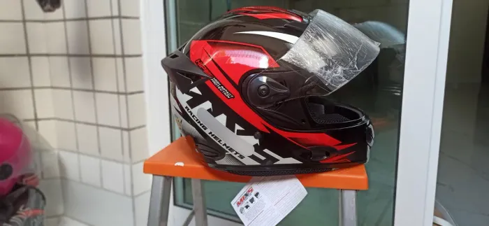 Capacete tamanho 60