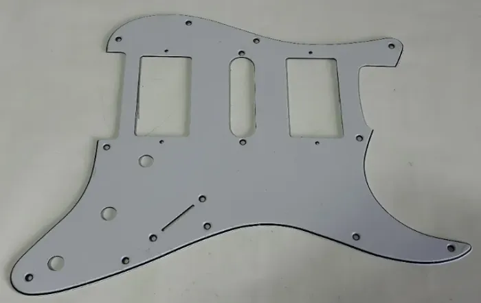 Escudo para Guitarra Stratocaster - Configuração H/S/H - 3 Camadas - Branco