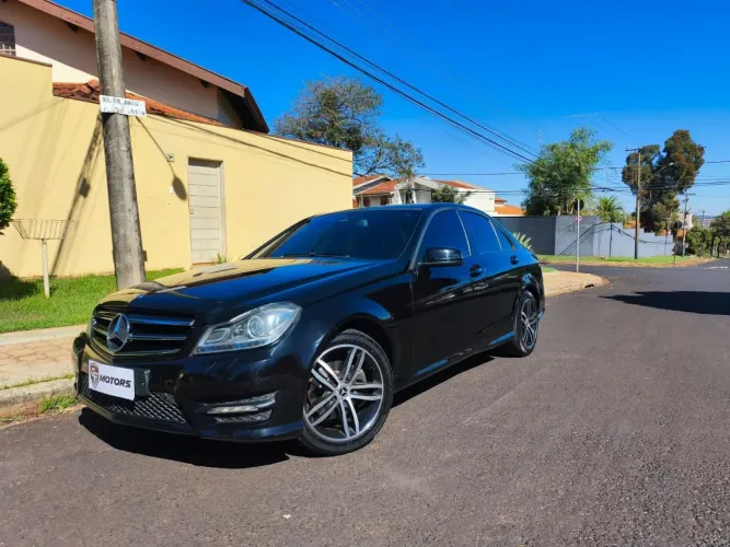 Mercedes-Benz C-200 CGI Avantgarde 1.8 16V 184cv Aut. 2014